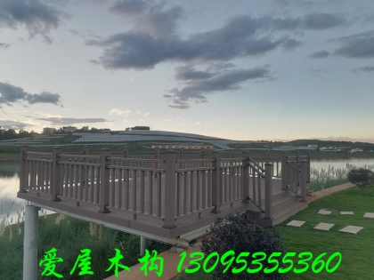 23.9鲁甸塑木平台